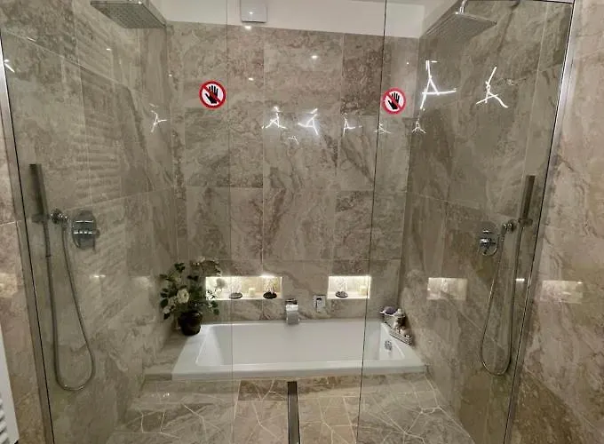 Luxury 2 Al Duomo Di Апартаменты Парма